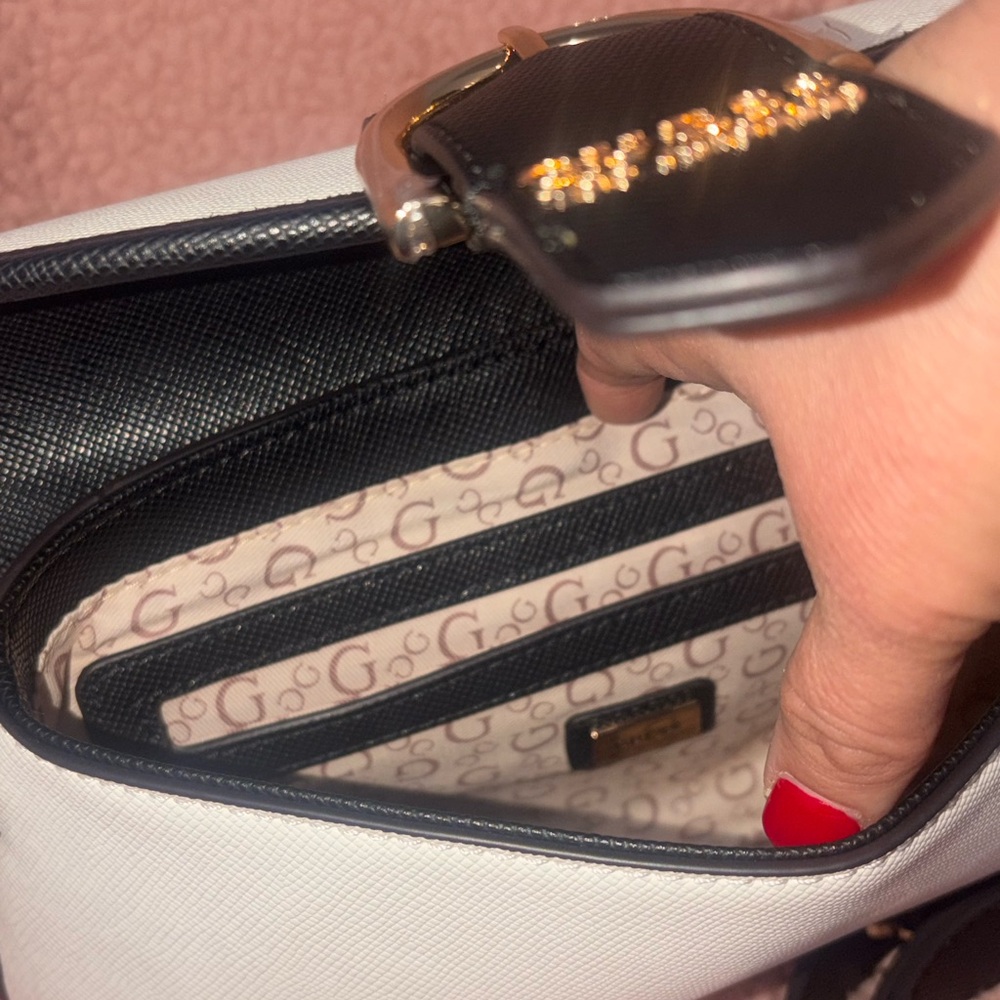 GUESS Black and White Shoulder Bag - Picture 2 of 4